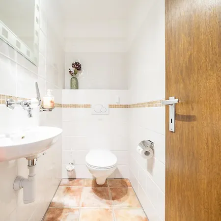 Apartment 5401 Grosszuegige Dachgeschoss-wohnung Mit Parkettboden Und Balkon - Moderne Und Helle Gestaltung Vulpera