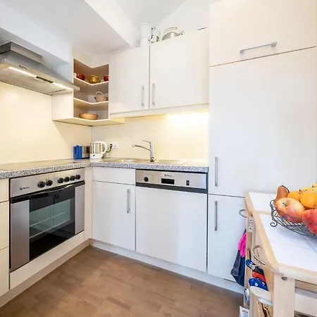 Apartment 5401 Grosszuegige Dachgeschoss-wohnung Mit Parkettboden Und Balkon - Moderne Und Helle Gestaltung *