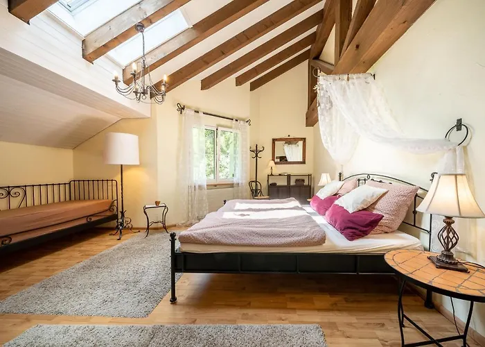 5401 Grosszuegige Dachgeschoss-wohnung Mit Parkettboden Und Balkon - Moderne Und Helle Gestaltung Apartman *