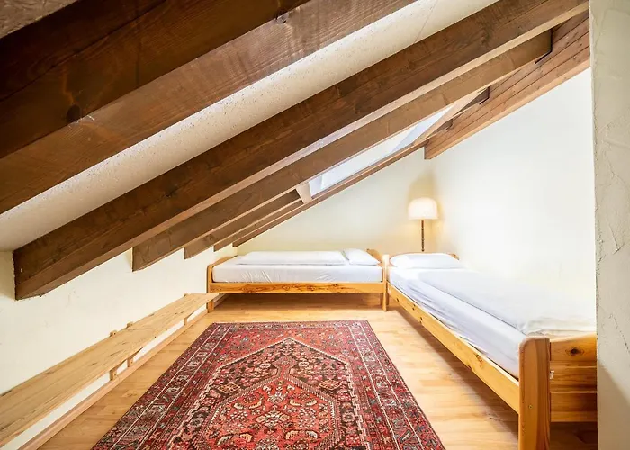 Apartman 5401 Grosszuegige Dachgeschoss-wohnung Mit Parkettboden Und Balkon - Moderne Und Helle Gestaltung