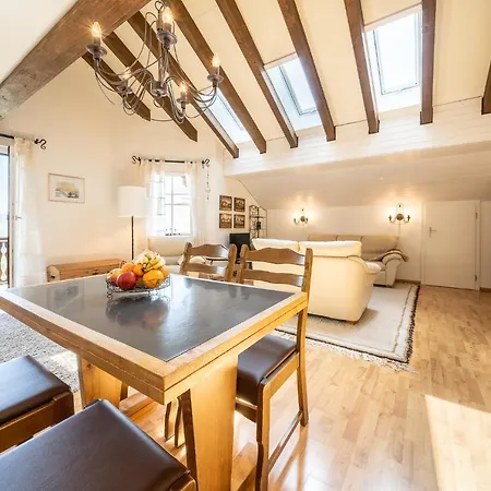 5401 Grosszuegige Dachgeschoss-wohnung Mit Parkettboden Und Balkon - Moderne Und Helle Gestaltung * Vulpera