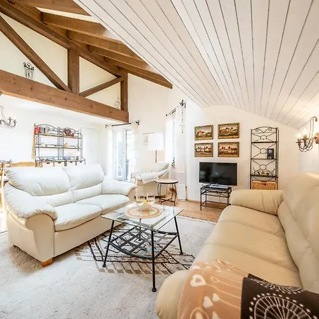 5401 Grosszuegige Dachgeschoss-wohnung Mit Parkettboden Und Balkon - Moderne Und Helle Gestaltung Vulpera