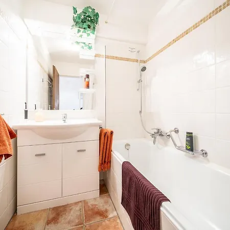 5401 Grosszuegige Dachgeschoss-wohnung Mit Parkettboden Und Balkon - Moderne Und Helle Gestaltung Apartman Vulpera